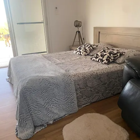 Δωμάτια σε οικογενειακή κατοικία Loredana *