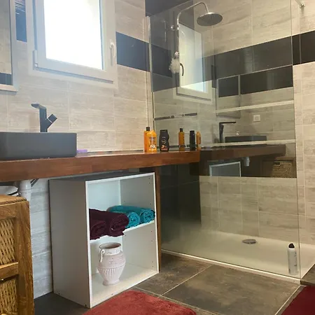 Δωμάτια σε οικογενειακή κατοικία Loredana